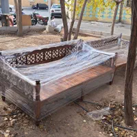 تخت سنتی چوبی