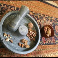 گردوشکن سنگی|ظروف پخت‌وپز|مشهد, خین عرب|دیوار
