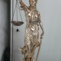 مجسمه عدالت