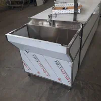 سینک و میز اتاق عمل