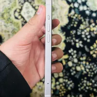 اپل iPhone 13 با حافظهٔ ۱۲۸ گیگابایت