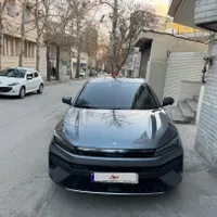 کی‌ام‌سی J7، مدل ۱۴۰۱