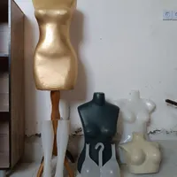 مانکن و میز رگال