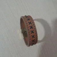 دستبند چرم