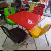 میز و صندلی پلاستیکی مدل زمرد مد ۱۱۱ / کارخانه
