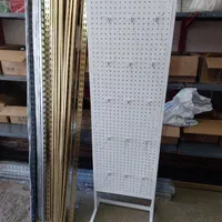 رگال لباس و چوب لباسی