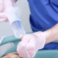 استخدام کمک پرستار به همراه اموزش