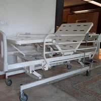 فروش استیجار تخت بیمار دستی یا تخت برق بیمارستانی|آرایشی، بهداشتی، درمانی|تهران, توحید|دیوار