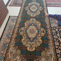 فرش فروش داخل راهرویی