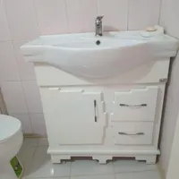 روشویی سفید رنگ