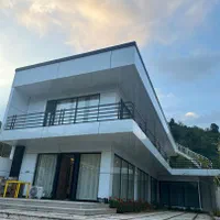 اجاره ویلا استخردار جنگلی بریتانیایی با روف گاردن|اجارهٔ کوتاه‌مدت ویلا و باغ|فومن, |دیوار