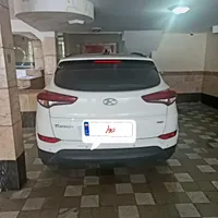 فروش فوری توسان ۲۰۱۷ کارکرد کم بدنه و موتور سالم