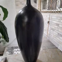 گلدان سرامیکی مشکی مات سالم و بدون شکستگی|صنایع دستی و سایر لوازم تزئینی|قائم‌شهر, |دیوار