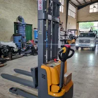 لیفتراک یال و کوماتسو و دوو|ماشین‌آلات صنعتی|رباط‌کریم, |دیوار