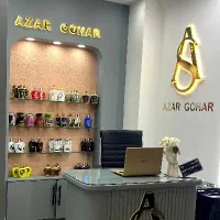 طراح ناخن و مژه کار در سالن  VIP