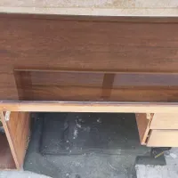 میز محکم و بادوام و سنگین وزن