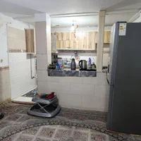زیر زمین ۷۰ متری