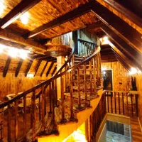 کلبه چوبی سویسی استخردار رامسر|اجارهٔ کوتاهمدت ویلا و باغ|رامسر, |دیوار