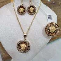 دستبندو نیمست|جواهرات|اصفهان, درب کوشک|دیوار