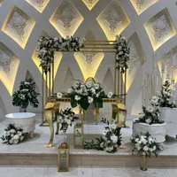 ماشین عروس گل فروشی