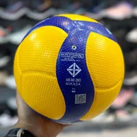 توپ والیبال اورجینال میکاسا مدل Mikasa V300w|ورزش‌های توپی|اصفهان, علی قلی آقا|دیوار