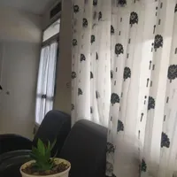 نظافتچی راه پله آپارتمان/خانه/ساختمان/خانم
