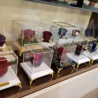 هدیه باکس گل رز جاودان مدل پایه فرشته