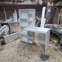 میز تحریر و کتابخانه (آک)