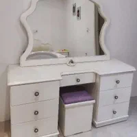 میزآرایش وآینه وصندلی جنس چوب
