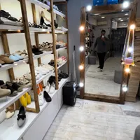 ویترین مغازه نو با اینه مزونی
