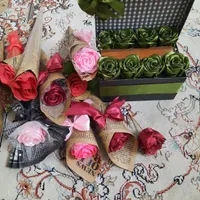 گل رز مصنوعی|گل مصنوعی|قم, امامزاده ابراهیم|دیوار