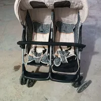 کالسکه دوقلو سالم درحدنو تمیز