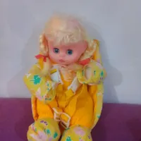 عروسک آوازخوان