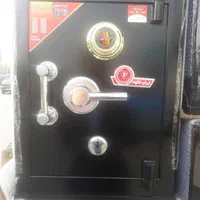 گاوصندوق یک درب سایز متوسط گاو صندوق زیرمیزی|ابزارآلات|کرج, برغان|دیوار