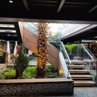 همکار با تجربه و حرفه ای (سالن - آشپزخانه - کافه)|استخدام خدمات فروشگاه و رستوران|اصفهان, جلفا|دیوار