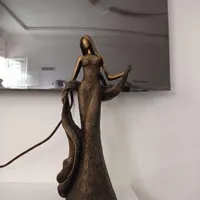 ۴ عدد مجسمه
