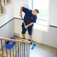 نظافتچی باتجربه زبرو زرنگ وسواس در خدمت مشتری