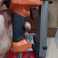 منگنه کوب بادی،میخ دو پایه،شلنگ باد|ماشینآلات صنعتی|تبریز, |دیوار