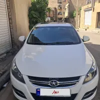 جک J5 اتوماتیک 1800cc، مدل ۱۳۹۴