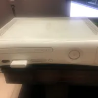 دستگاه XBox 360 به همراه یک دسته و چند بازی|کنسول، بازی ویدئویی و آنلاین|شیراز, حافظیه|دیوار