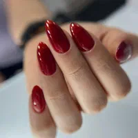 آموزش و خدمات کاشت ناخن