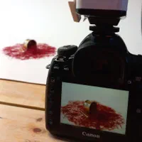 عکاس و فیلم بردار تبلیغاتی خانم