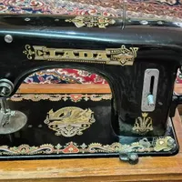 چرخ خیاطی قدیمی