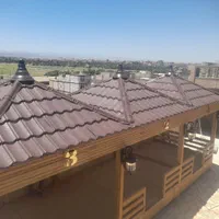 اجرای سقف شیبدار آلاچیق سبک شیروانی اردواز سایبان
