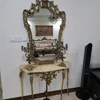 خریدار کنسول واینه وشمدان برنزی ولوستر وغیره|بوفه، ویترین، کنسول|تهران, فلسطین (میدان انقلاب)|دیوار