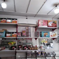 مقداری قفسه ویترین جاحبوباتی یخچال نوشابه|فروشگاه و مغازه|مشهد, نوید|دیوار