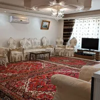 اپارتمان ۱۳۰متر سه خواب. تک واحد. برخیابان