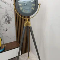 ساعت پایه دار