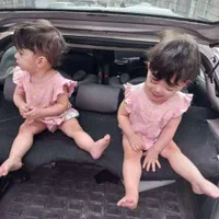 پرستار نوزاد دوقلو
