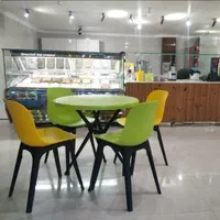 میز و صندلی غذاخوری چهار نفره پلاستیکی پلیمری نشکن|میز و صندلی غذاخوری|کرج, اصفهانی‌ها|دیوار